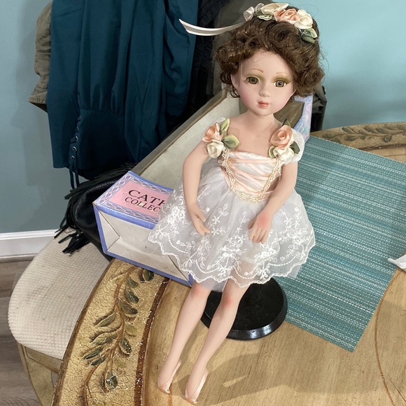 Cathy Collection porcelain ballerina doll with stand and original box - Picture 1 of 5